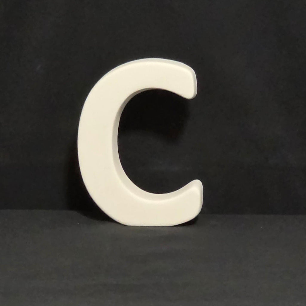 stehender Buchstabe C