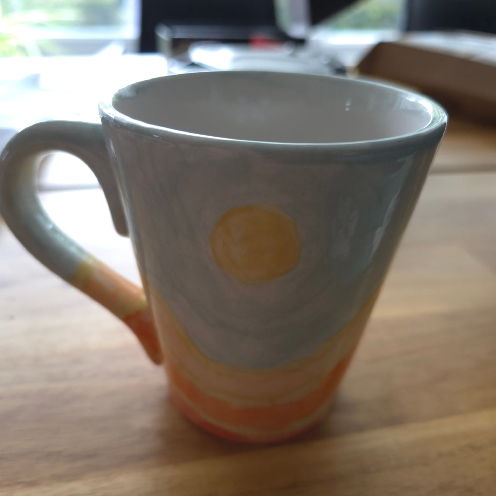 Konischer Becher